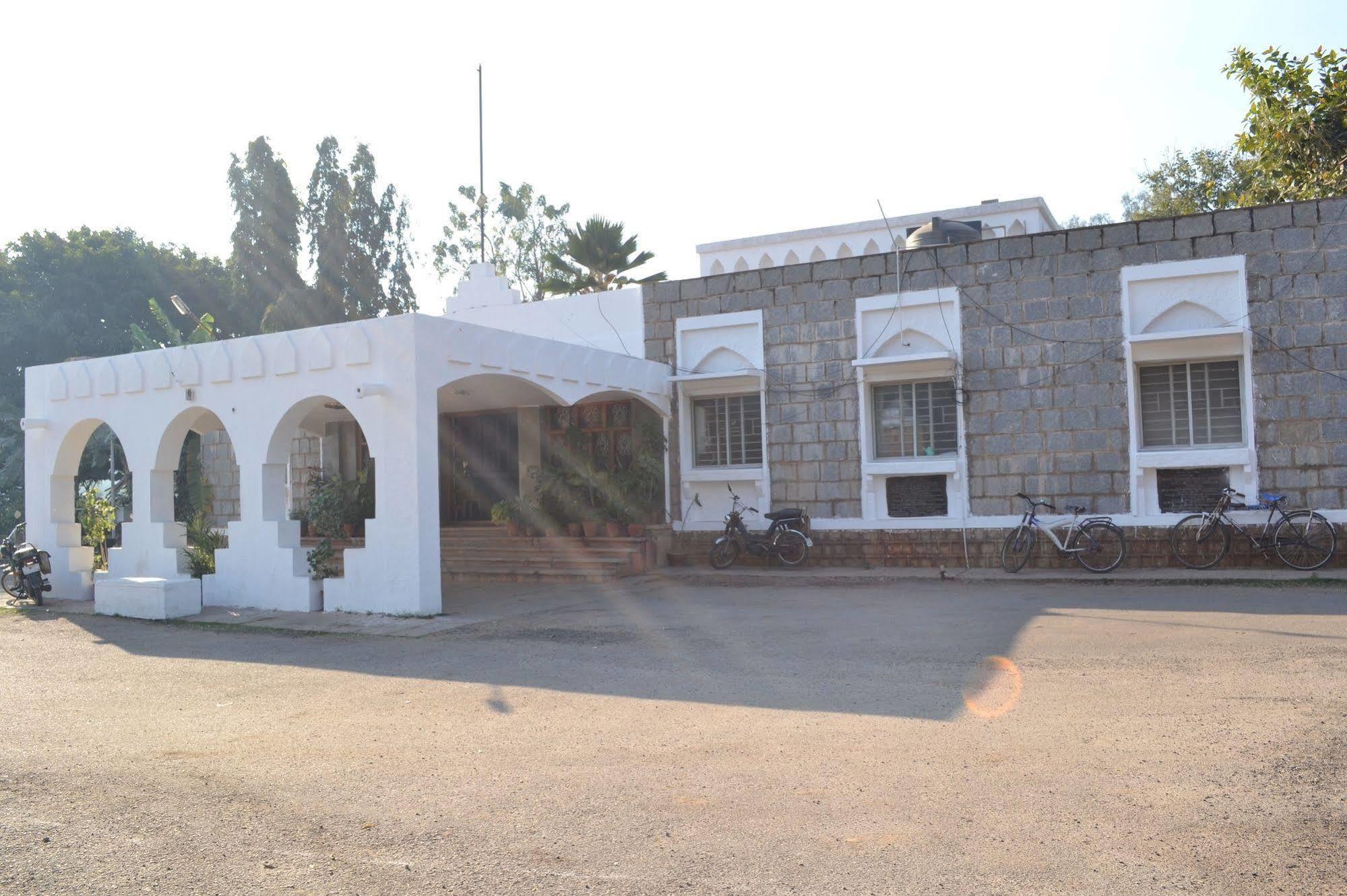 Kstdc Hotel Mayura Bhuvaneshwari Kamalapur Хампи Экстерьер фото
